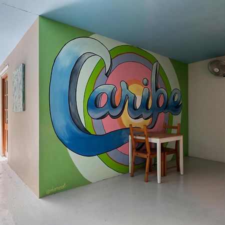 The Ritz Hostel Willemstad Exterior photo