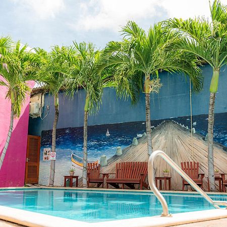 The Ritz Hostel Willemstad Exterior photo