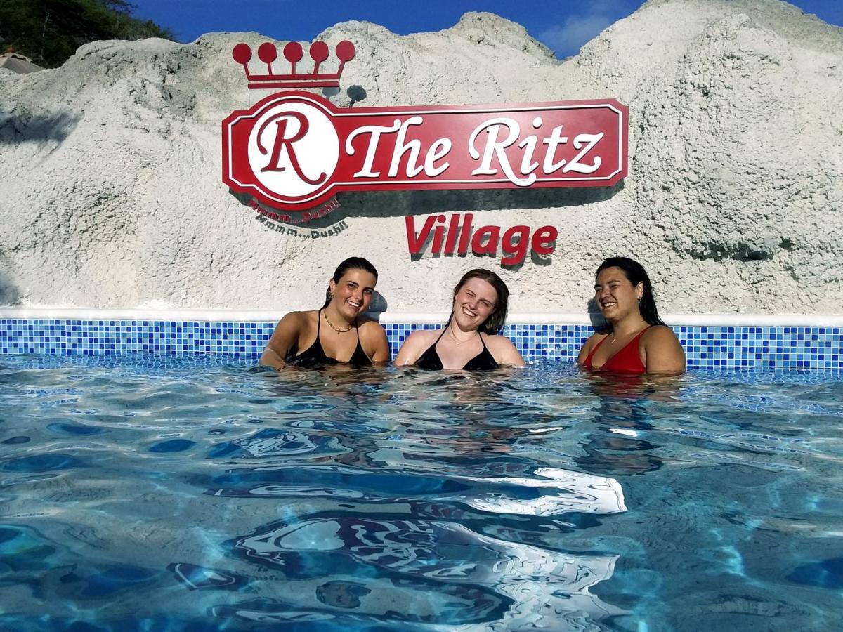 The Ritz Hostel Willemstad Exterior photo