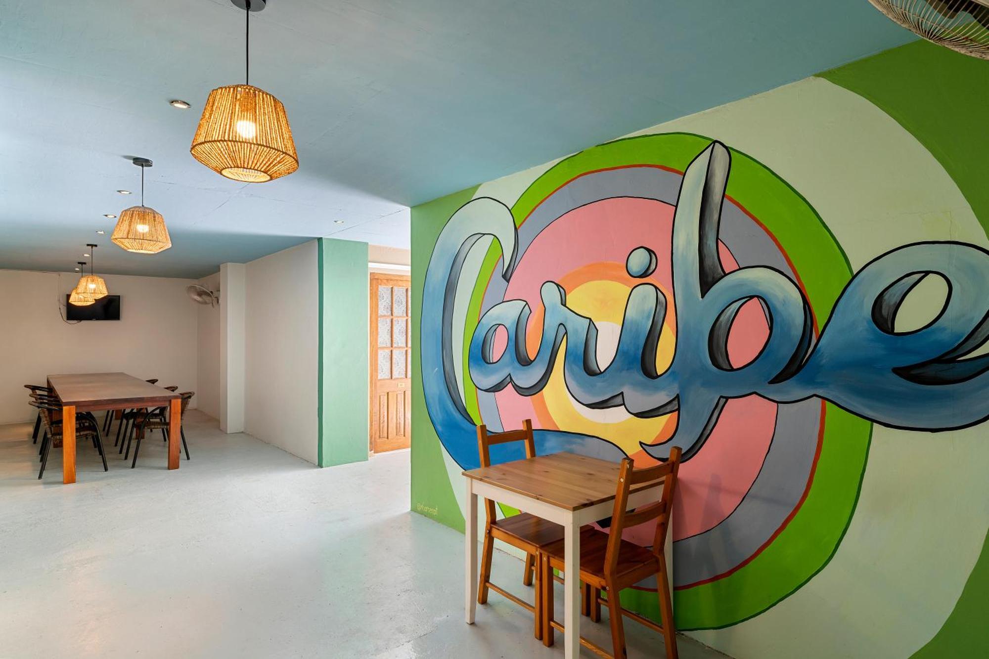 The Ritz Hostel Willemstad Exterior photo