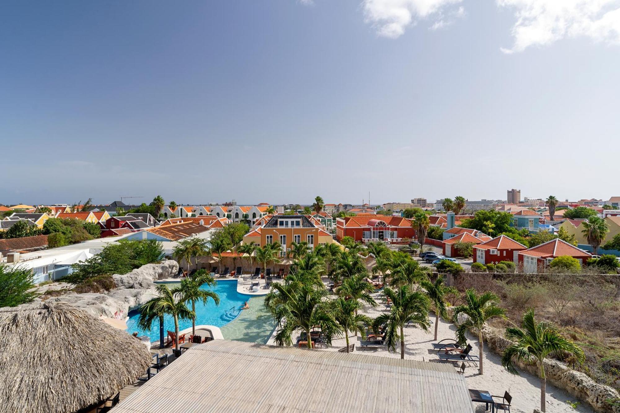 The Ritz Hostel Willemstad Exterior photo