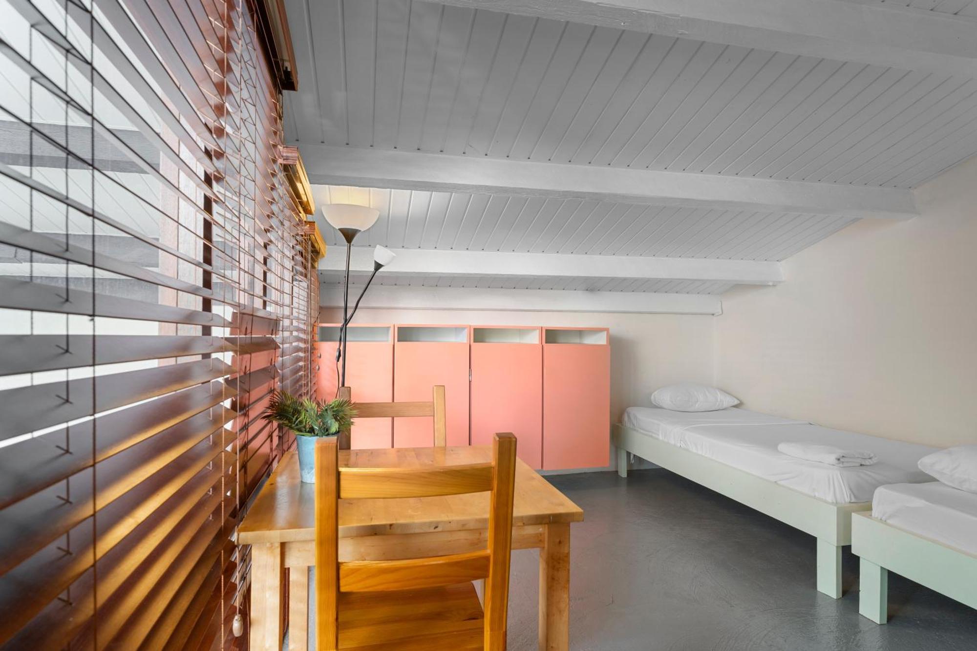 The Ritz Hostel Willemstad Exterior photo