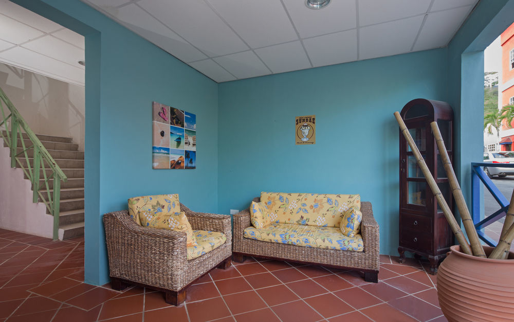 The Ritz Hostel Willemstad Exterior photo