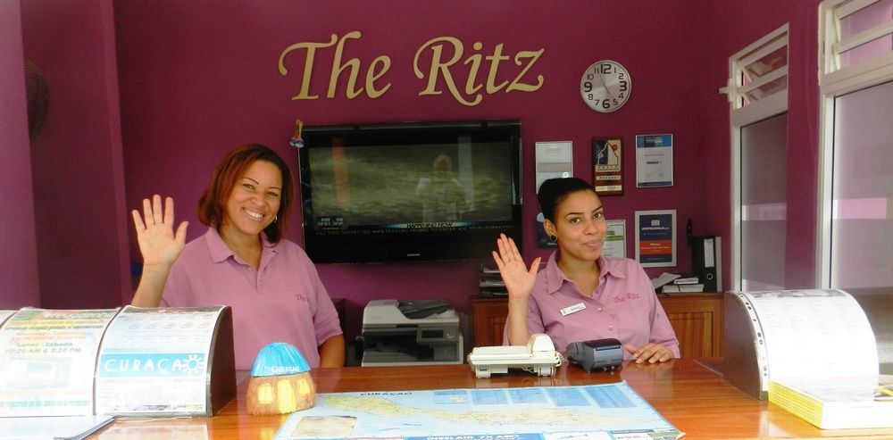 The Ritz Hostel Willemstad Exterior photo