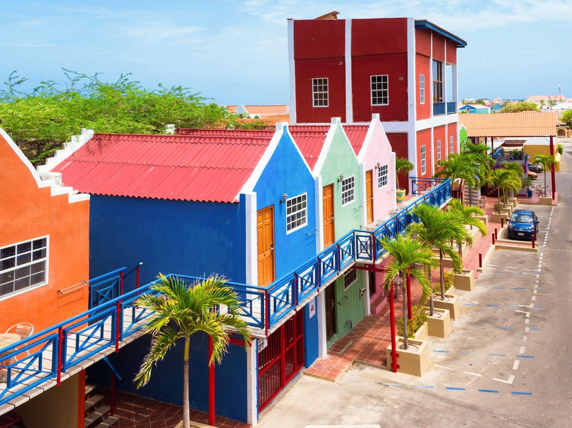 The Ritz Hostel Willemstad Exterior photo